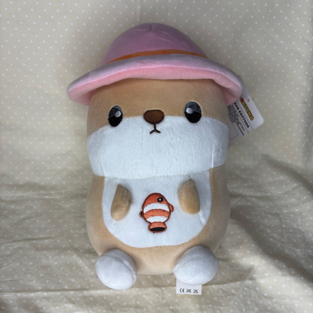 NWT Gatcha Clawcade Edition Otter with Pink Hat Gold Fish 2022 Plush